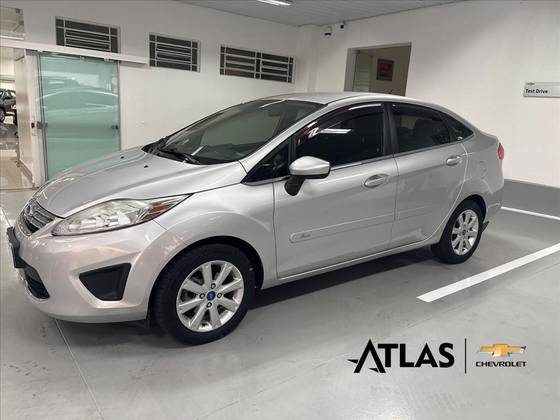 FORD FIESTA 1.6 MPI SEDAN 8V FLEX 4P MANUAL FORD FIESTA 1.6 MPI SEDAN 8V FLEX 4P MANUAL